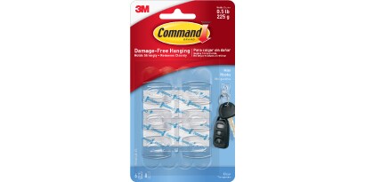 Ganchos Command transparentes chicos para decorar sin herramientas.
